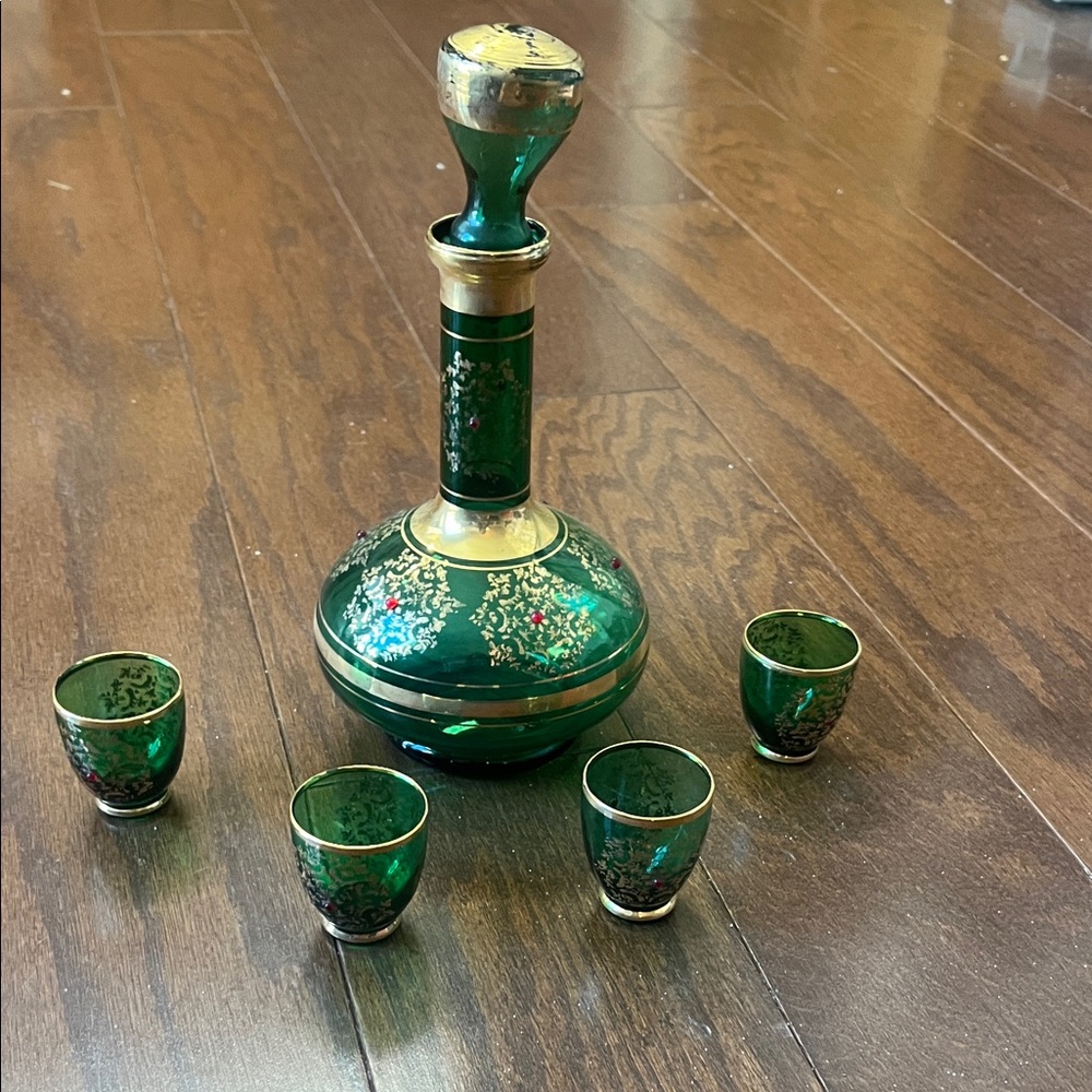 Elegant Green and Gold Decanter Set